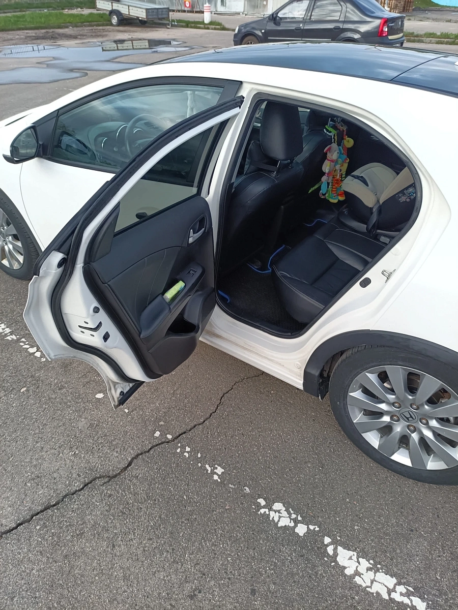 Honda Civic, 2013г., передний привод, автомат