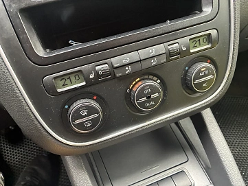 Volkswagen Golf, 2008г, передний привод, механика