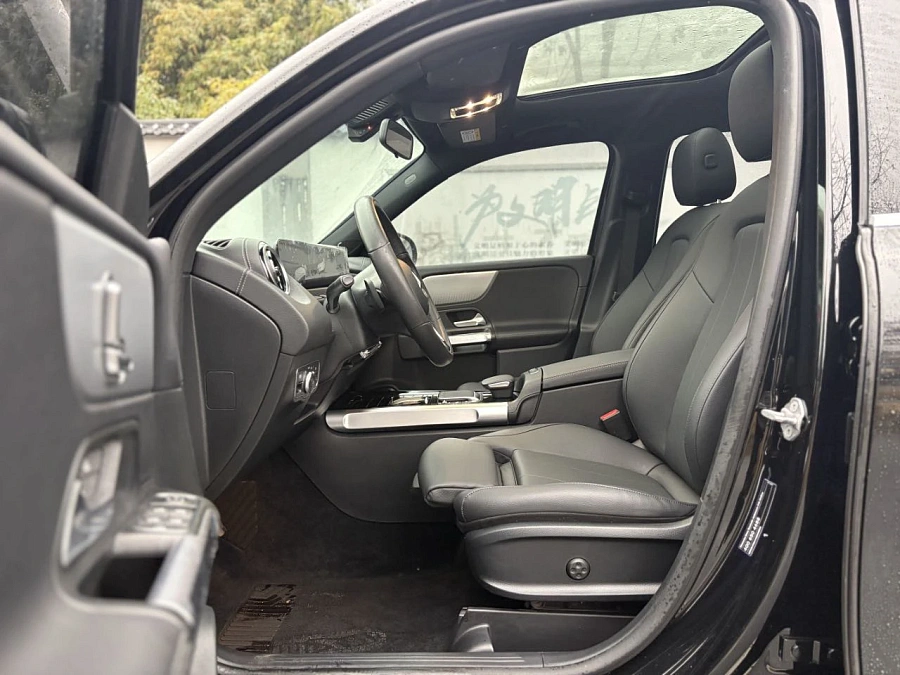 Mercedes-Benz GLB, 2021г., передний привод, робот