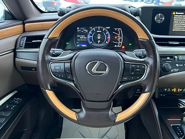Lexus ES, 2019г, передний привод, автомат