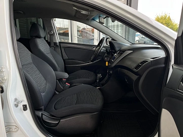 Hyundai Solaris, 2015г, передний привод, автомат