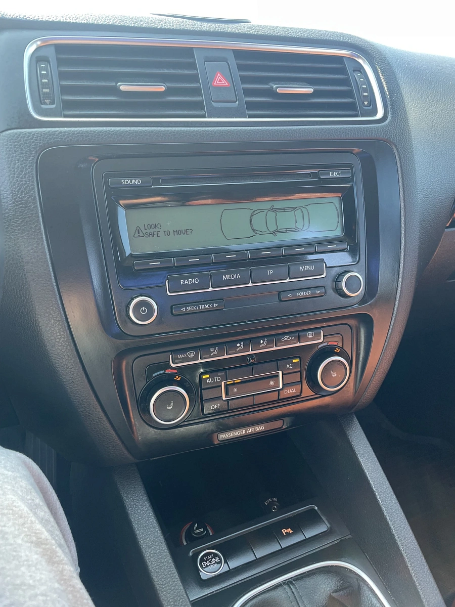 Volkswagen Jetta, 2011г., передний привод, механика