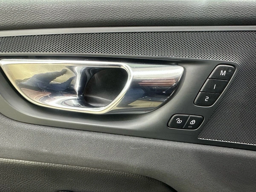 Volvo XC60, 2019г., полный привод, автомат