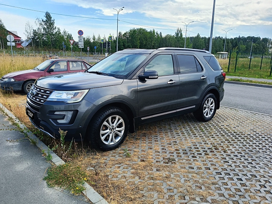 Ford Explorer, 2017г., полный привод, автомат