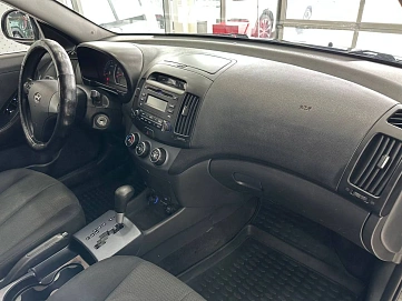 Hyundai Elantra, 2009г, передний привод, автомат