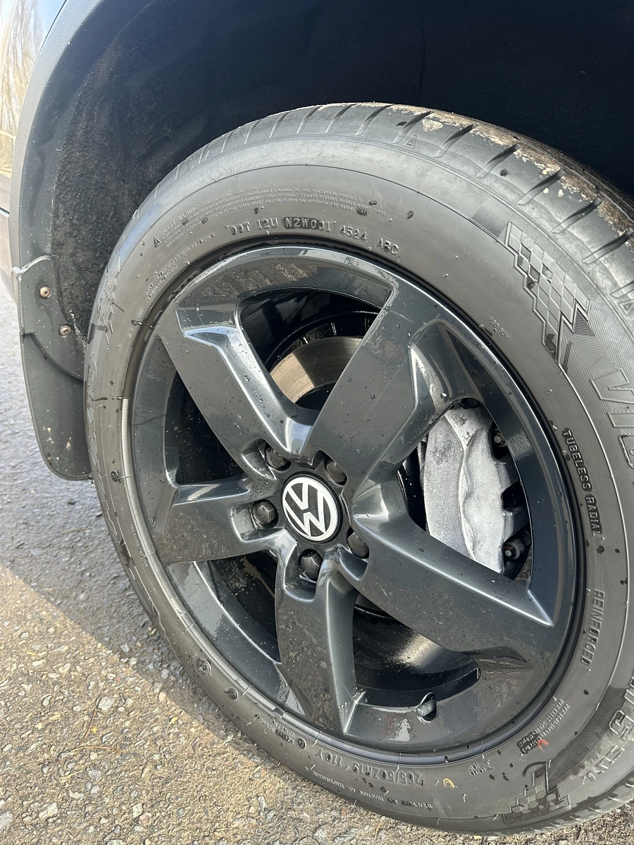 Volkswagen Touareg, 2011г., полный привод, автомат