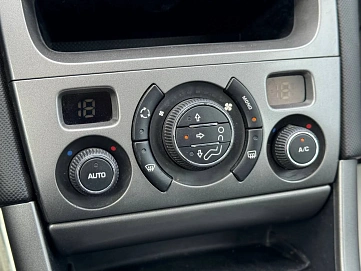 Peugeot 308, 2011г, передний привод, механика