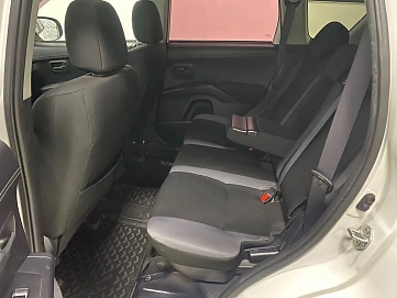 Mitsubishi Outlander, 2010г, передний привод, вариатор