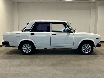 Lada (ВАЗ) 2107, 2006г, передний привод, механика