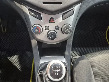 Chevrolet Aveo, 2013г., передний привод, механика