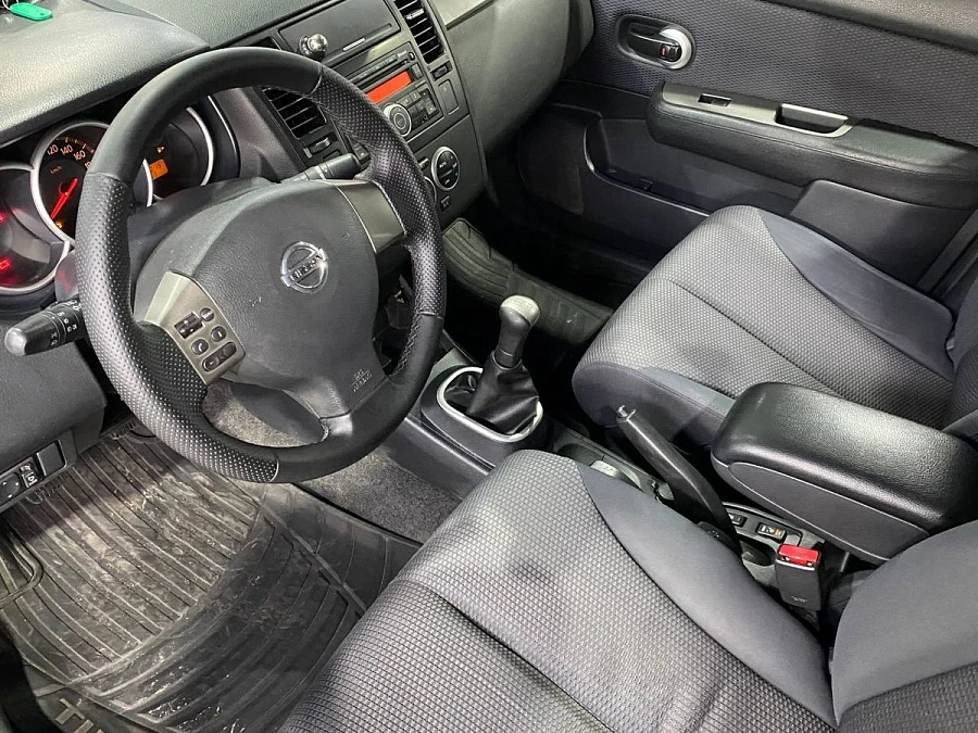 Nissan Tiida, 2008г., передний привод, механика