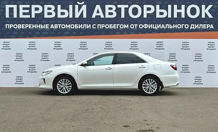 Toyota Camry, 2016г, передний привод, автомат