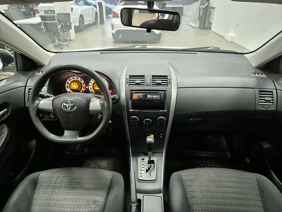 Toyota Corolla, 2011г., передний привод, автомат