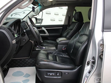 Toyota Land Cruiser, 2011г, полный привод, автомат