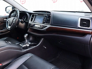 Toyota Highlander, 2015г, полный привод, автомат