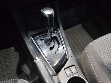 Toyota Corolla, 2013г, передний привод, вариатор