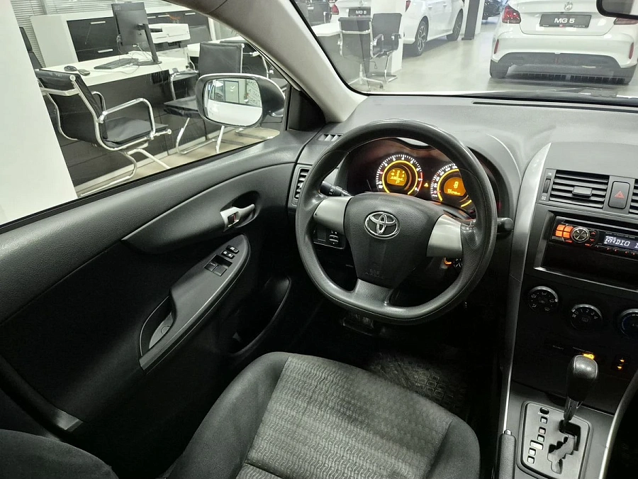 Toyota Corolla, 2011г., передний привод, автомат