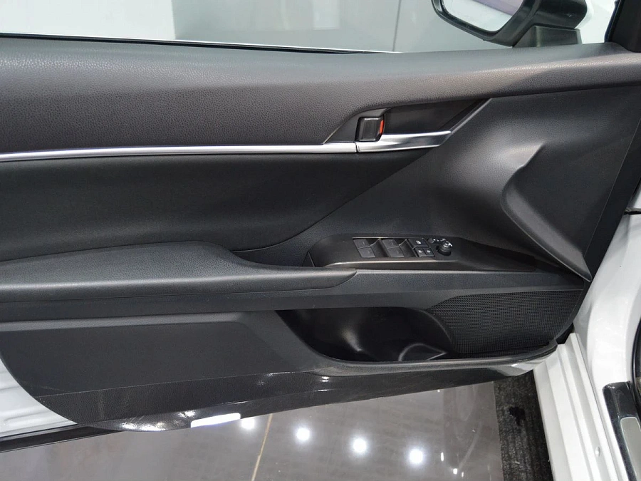 Toyota Camry, 2021г., передний привод, автомат