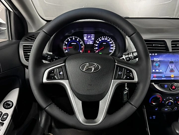 Hyundai Solaris, 2015г, передний привод, автомат