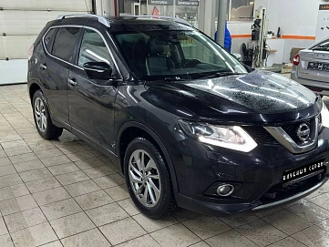 Nissan X-Trail, 2015г, полный привод, вариатор