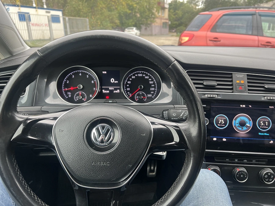 Volkswagen Golf, 2019г., передний привод, механика