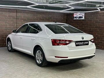 Skoda Superb, 2016г, передний привод, робот