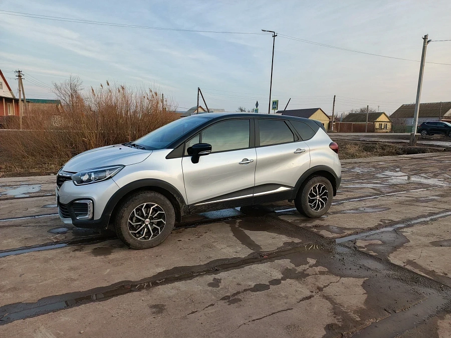 Renault Kaptur, 2021г., передний привод, вариатор