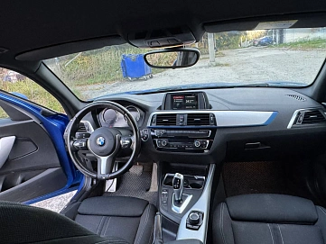 BMW 1 серии, 2019г, задний привод, автомат
