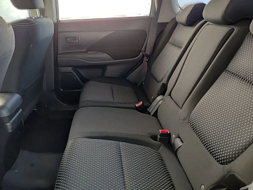 Mitsubishi Outlander, 2015г, передний привод, вариатор