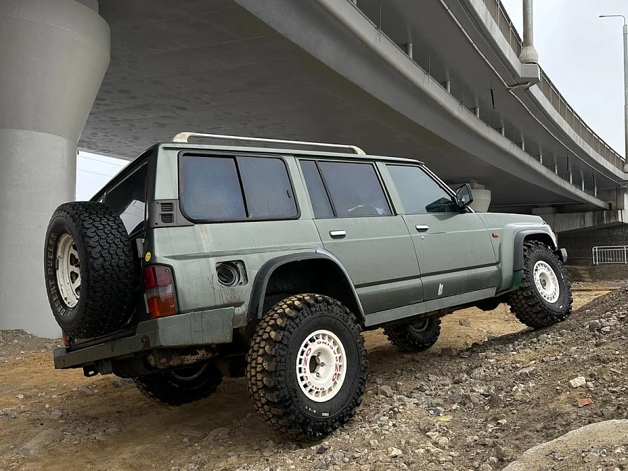 Nissan Patrol, 1994г., полный привод, механика