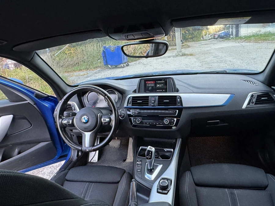 BMW 1 серии, 2019г., задний привод, автомат