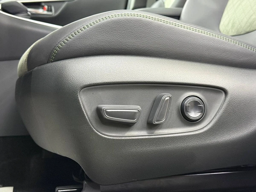 Toyota RAV4, 2025г., полный привод, вариатор