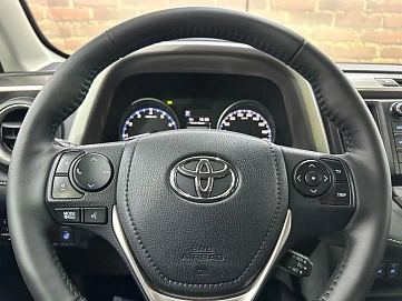 Toyota RAV4, 2018г, полный привод, вариатор