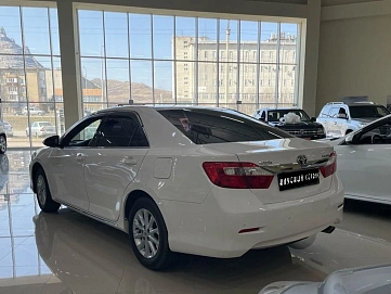 Toyota Camry, 2014г, передний привод, автомат
