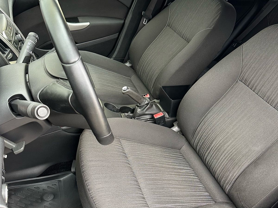 Opel Astra, 2011г., передний привод, механика
