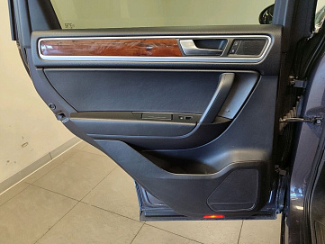 Volkswagen Touareg, 2010г, передний привод, автомат