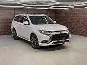 Mitsubishi Outlander, 2022г., передний привод, вариатор