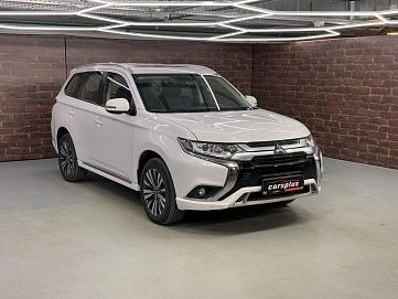 Mitsubishi Outlander, 2022г, передний привод, вариатор