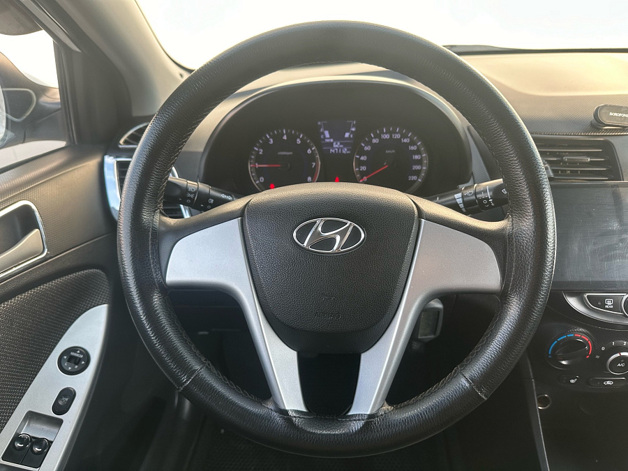 Hyundai Solaris, 2013г., передний привод, механика