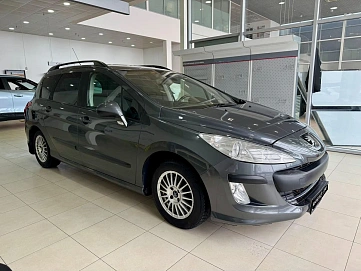 Peugeot 308, 2008г, передний привод, автомат