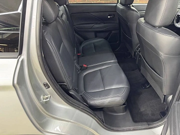 Mitsubishi Outlander, 2019г, передний привод, вариатор