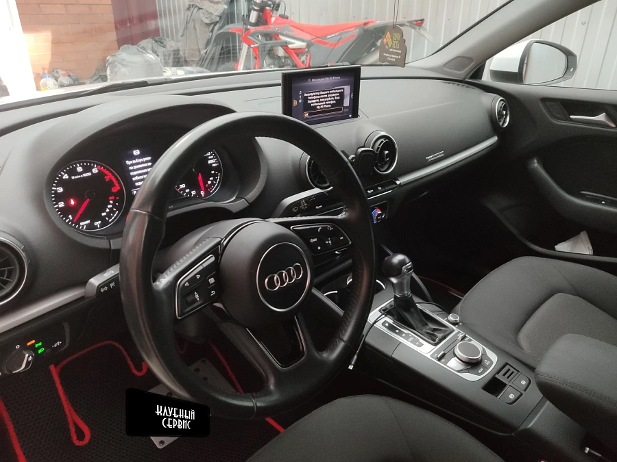 Audi A3, 2018г., передний привод, робот