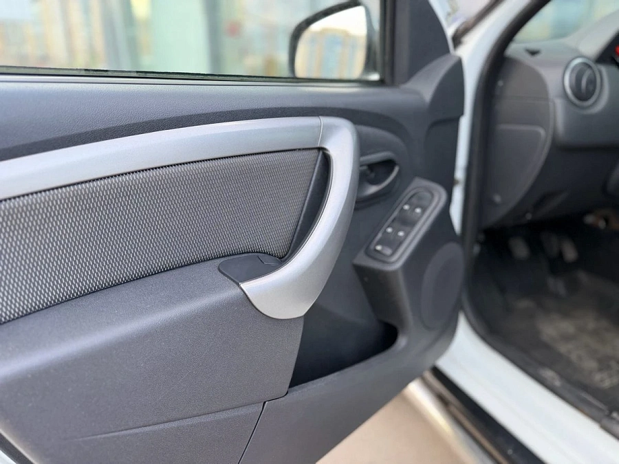 Renault Duster, 2013г., полный привод, механика