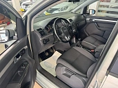 Volkswagen Touran, 2011г., передний привод, механика