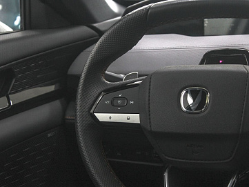 Changan UNI-V, 2023г, передний привод, робот