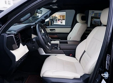 Toyota Tundra, 2022г, полный привод, автомат