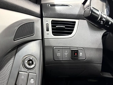 Hyundai Elantra, 2012г, передний привод, автомат