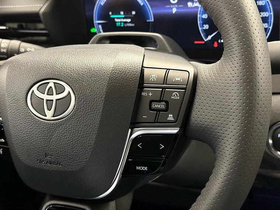 Toyota Camry, 2025г., передний привод, вариатор