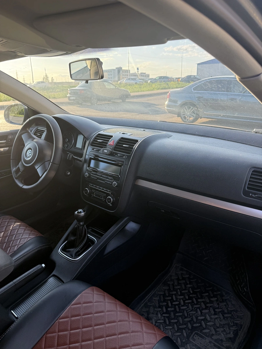 Volkswagen Jetta, 2010г., передний привод, механика