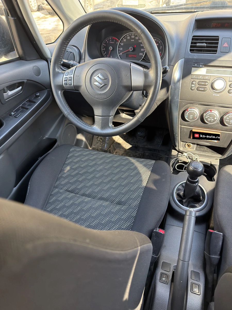 Suzuki SX4, 2008г., передний привод, механика